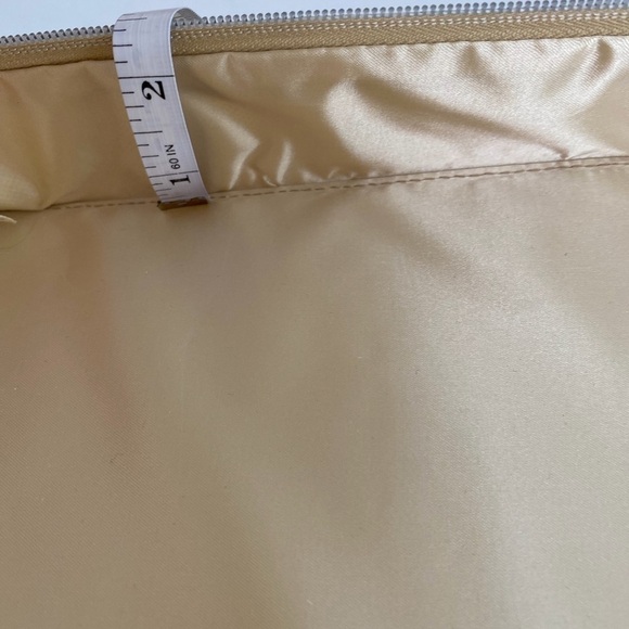 Lancôme Paris women’s cosmetics bags - Picture 5 of 10